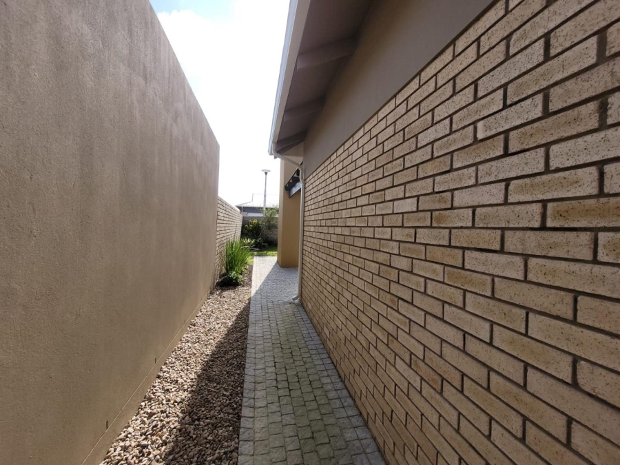 3 Bedroom Property for Sale in Mooikloof Country Estate Western Cape